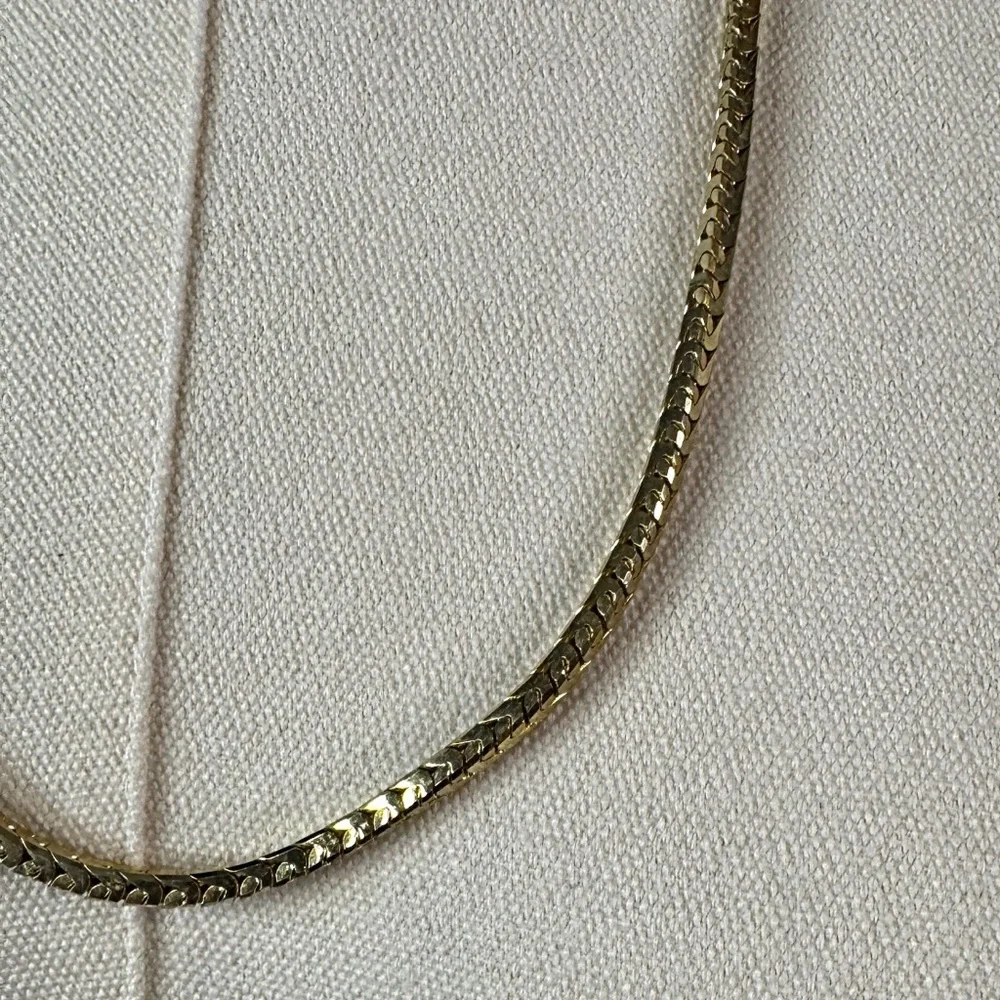 Vintage Elegant Gold Tone Box Necklace. Excellent Condition.